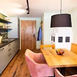 Aparthotel Lechlife Travelhouse