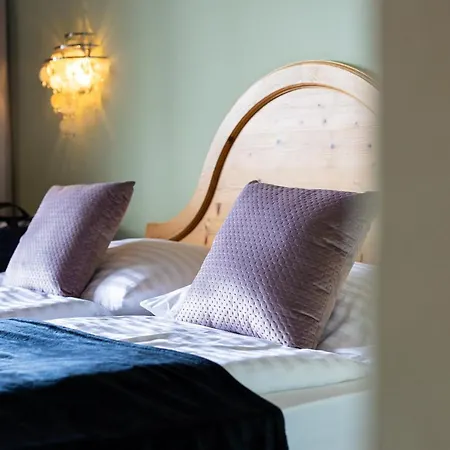 Lechlife Travelhouse 4* Reutte