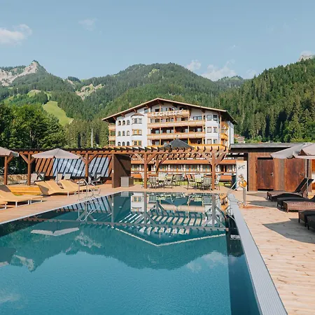Lechlife Travelhouse 4* Reutte