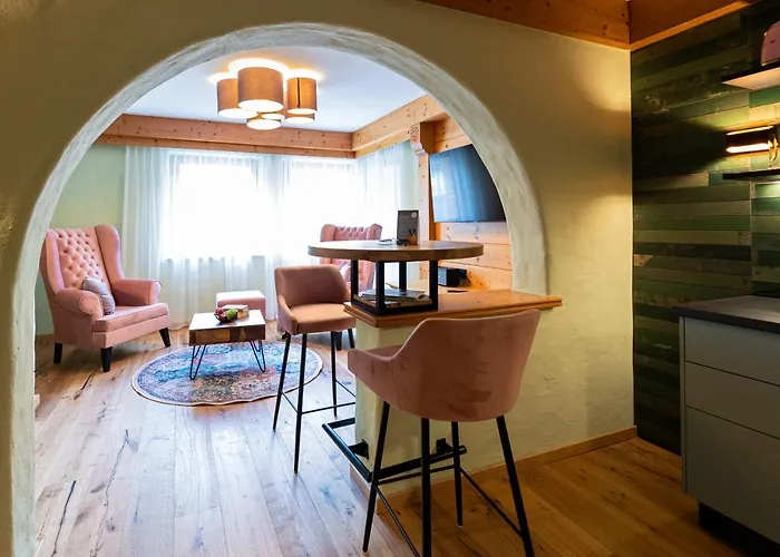 Lechlife Travelhouse 4* Reutte