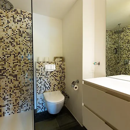 מלון דירות Lechlife Travelhouse 4*