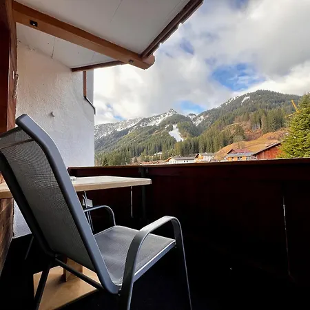アパートホテル Lechlife Travelhouse 4*